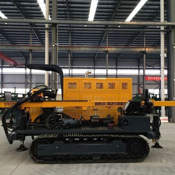 2200rpm গতি হাইড্রোলিক ক্রলার কোর ড্রিলিং রিগ 74KW কামিন্স ডিজেল ইঞ্জিন দ্বারা চালিত