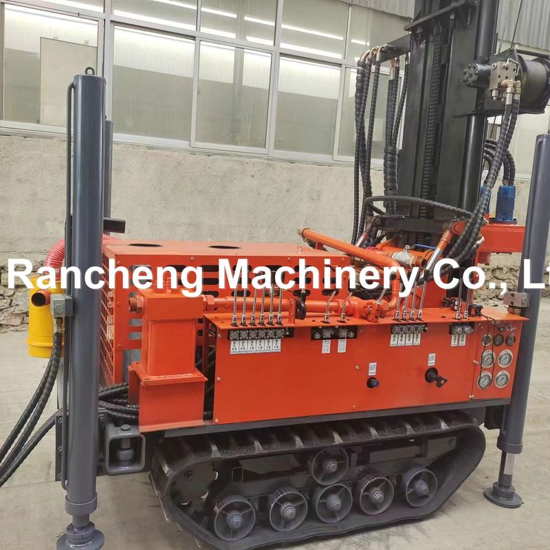 শক্তিশালী 77.3KW Yuchai ডিজেল ইঞ্জিন 45-65r / মিনিট ঘূর্ণন গতির সাথে সজ্জিত ড্রিলিং মেশিন