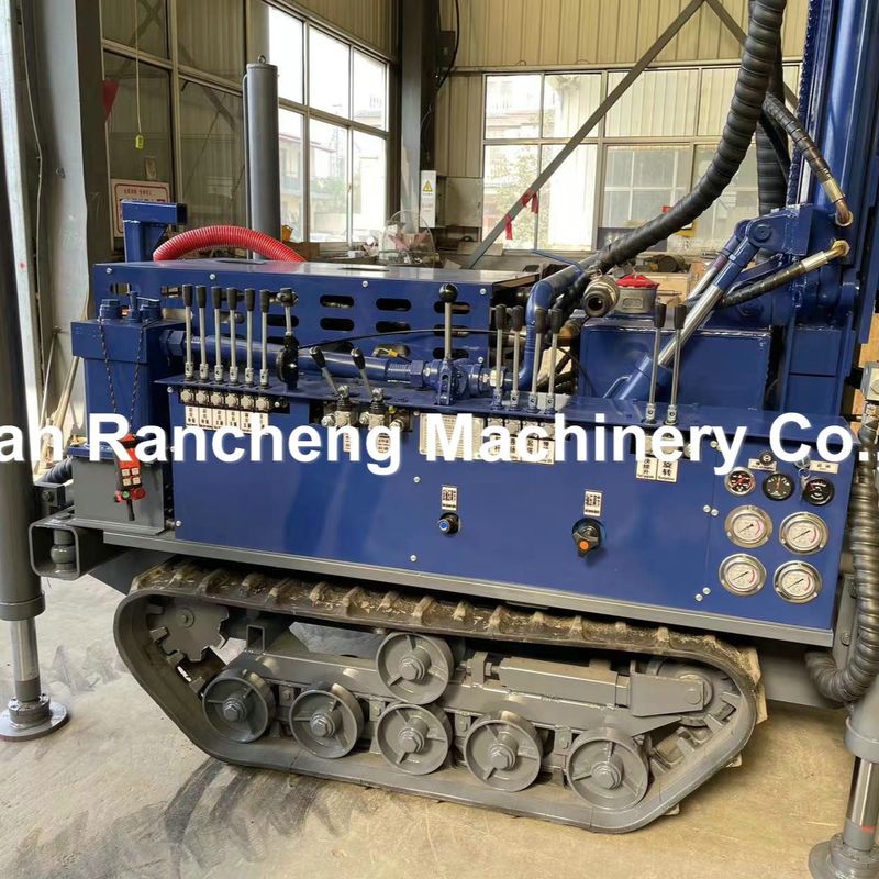 শক্তিশালী 77.3KW Yuchai ডিজেল ইঞ্জিন 45-65r / মিনিট ঘূর্ণন গতির সাথে সজ্জিত ড্রিলিং মেশিন