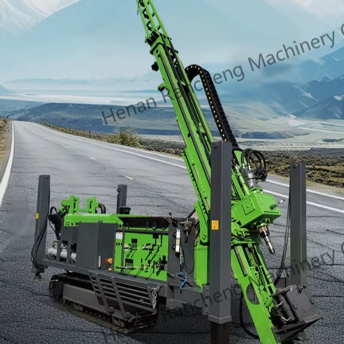 1800 মিটার BTW কোর ড্রিলিং রিগ ফুল হাইড্রোলিক মেশিন 154KW কামিন্স ইঞ্জিন সহ