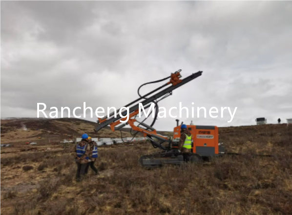 হাইড্রোলিক সারফেস ডাউন-দ্য-হোল সেপারেটেড (ডিটিএইচ) ড্রিলিং রিগ ওপেন-পিট মাইনিং-এর জন্য